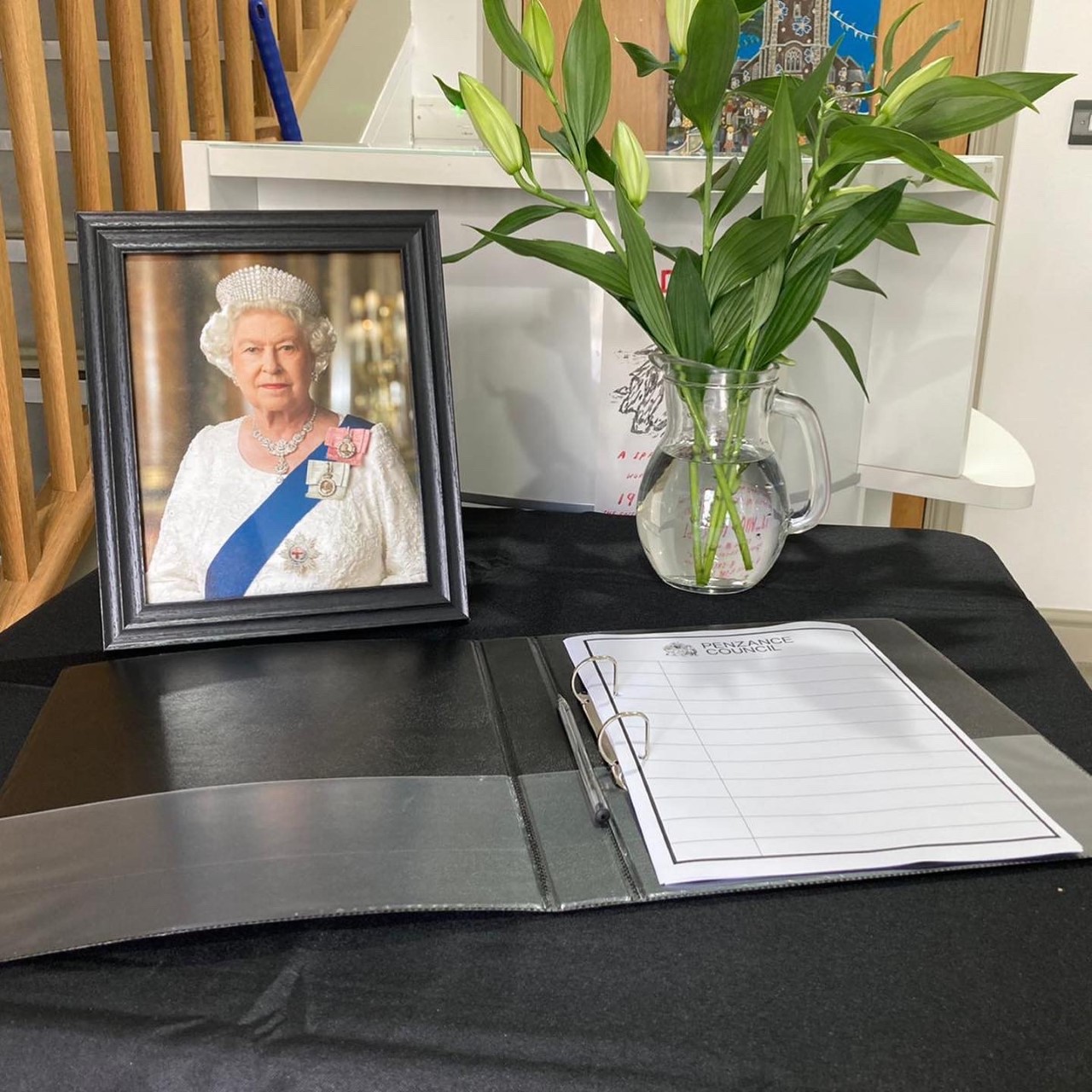 Queen Elizabeth II - book of condolence